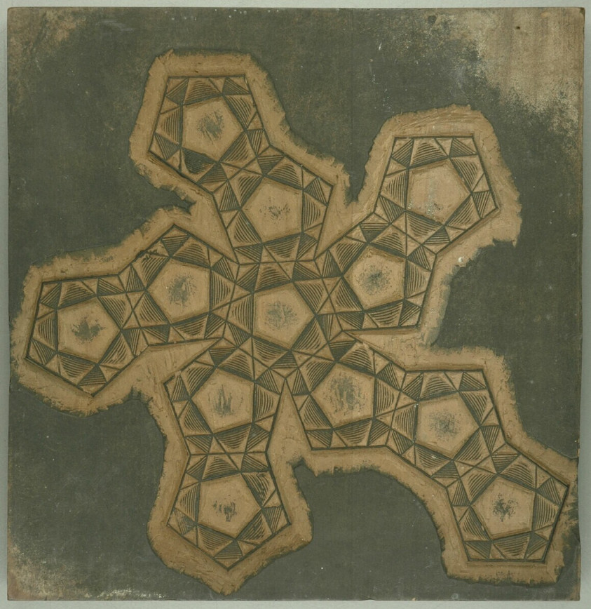 Anonymous printing block (c. 1538–1557) showing the unfolded net of a dodecahedron and how to obtain the snub dodecahedron.